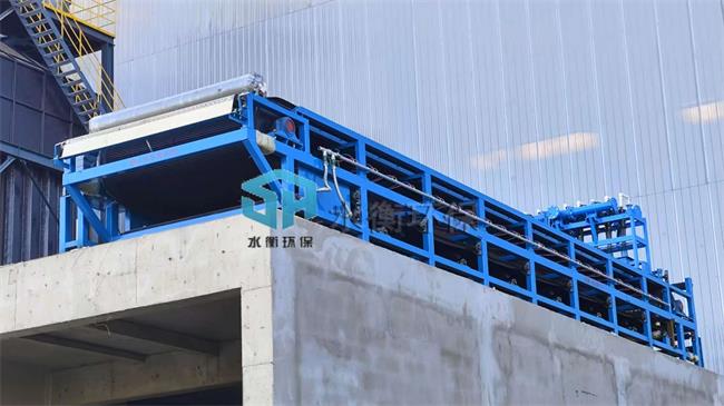 石家莊大型真空帶式過濾機安裝現(xiàn)場